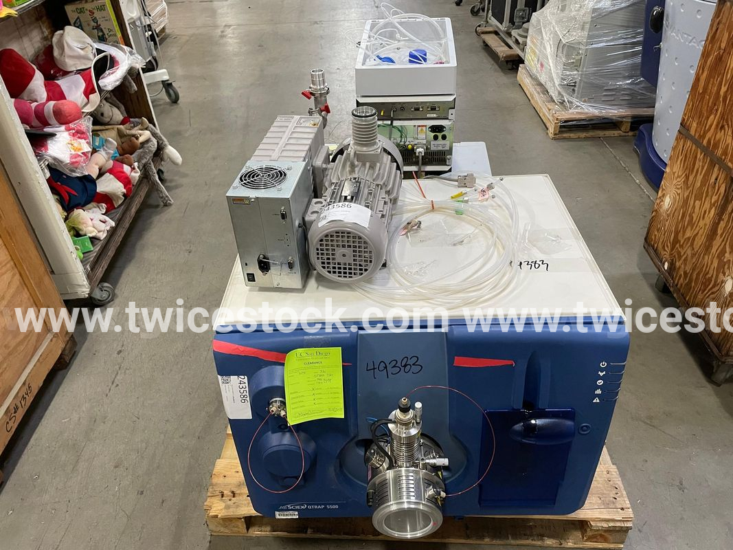 MASS SPECTROMETER SYSTEM W/ HPLC COMPONENTS